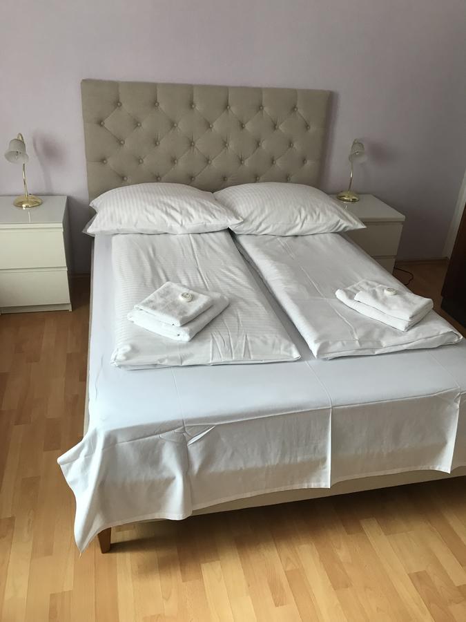 Hotel-Pension Asta Мюнхен Экстерьер фото