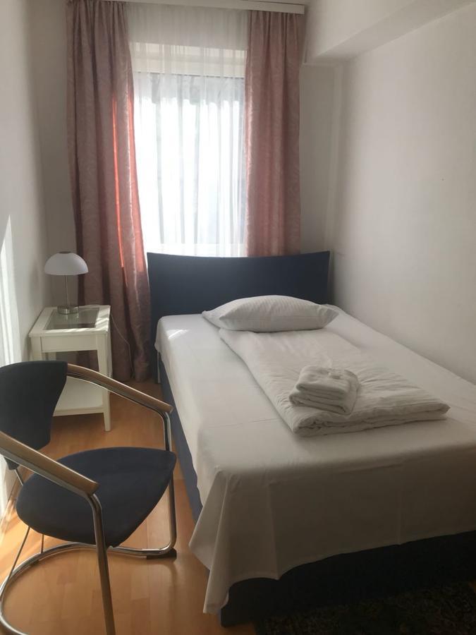 Hotel-Pension Asta Мюнхен Экстерьер фото