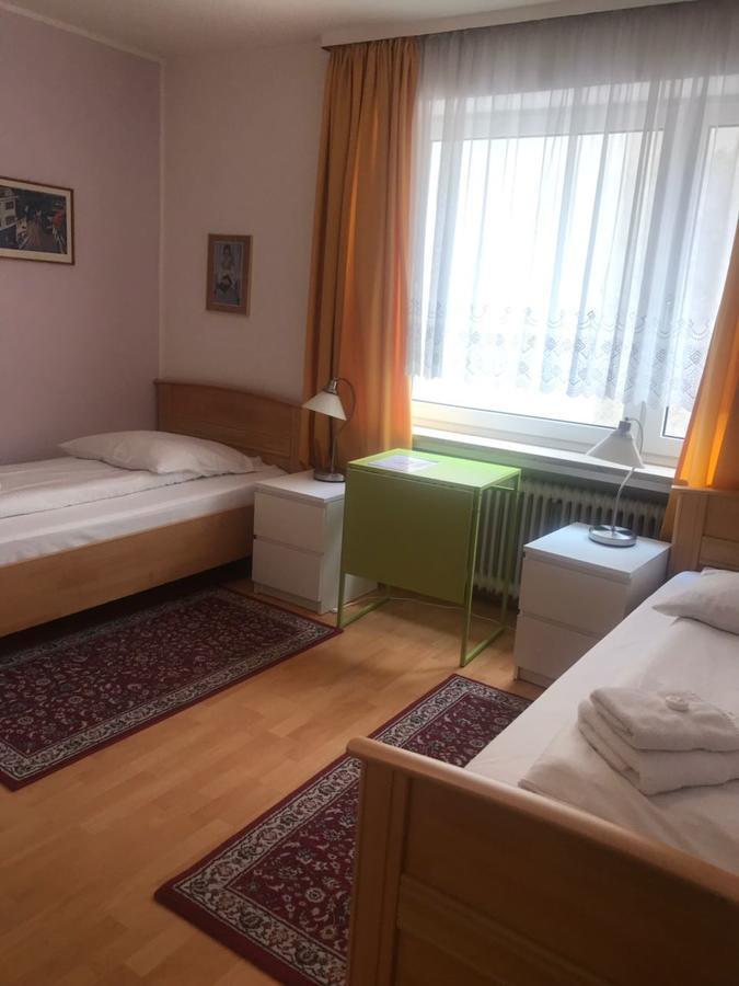 Hotel-Pension Asta Мюнхен Экстерьер фото