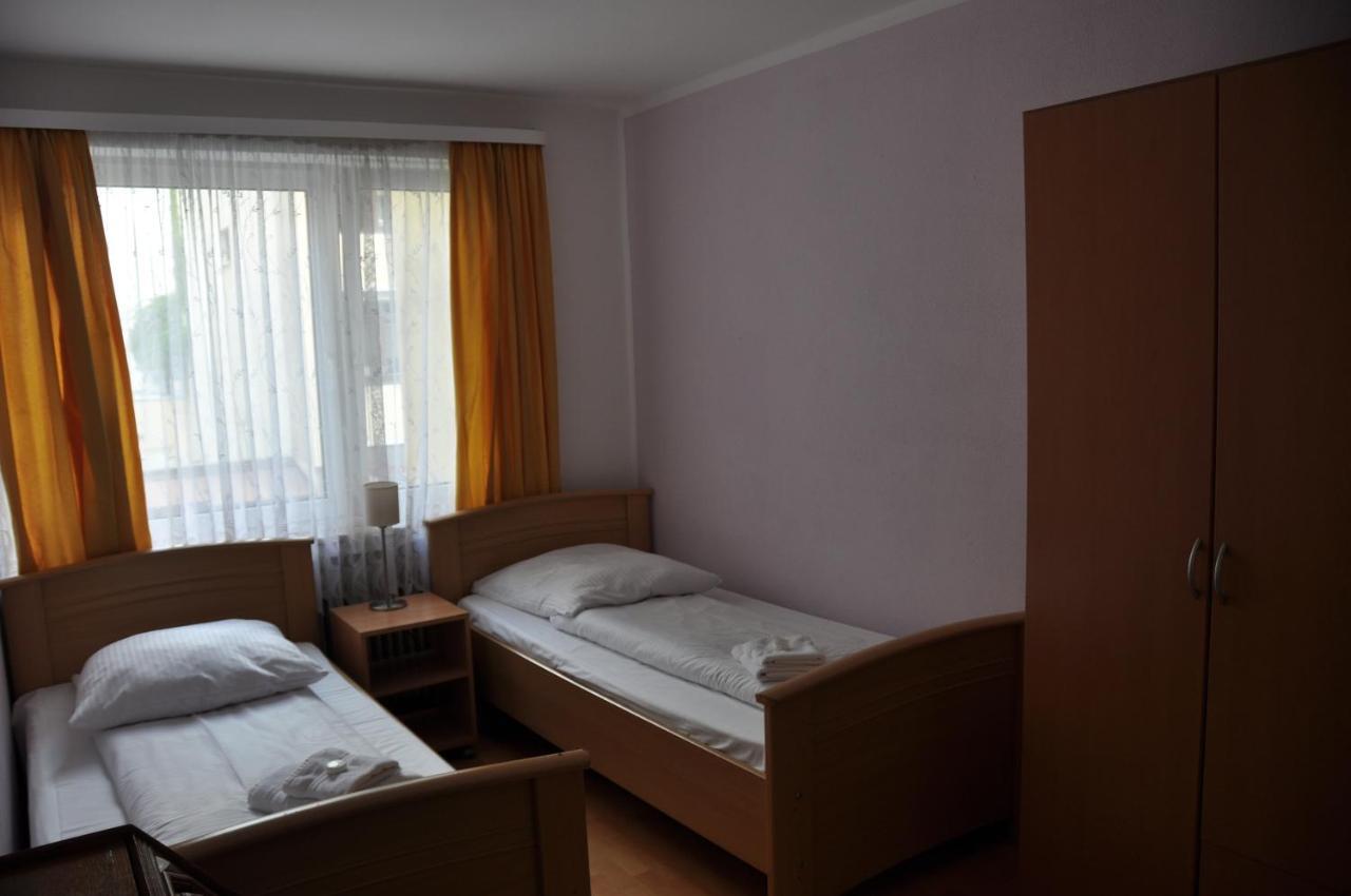 Hotel-Pension Asta Мюнхен Экстерьер фото