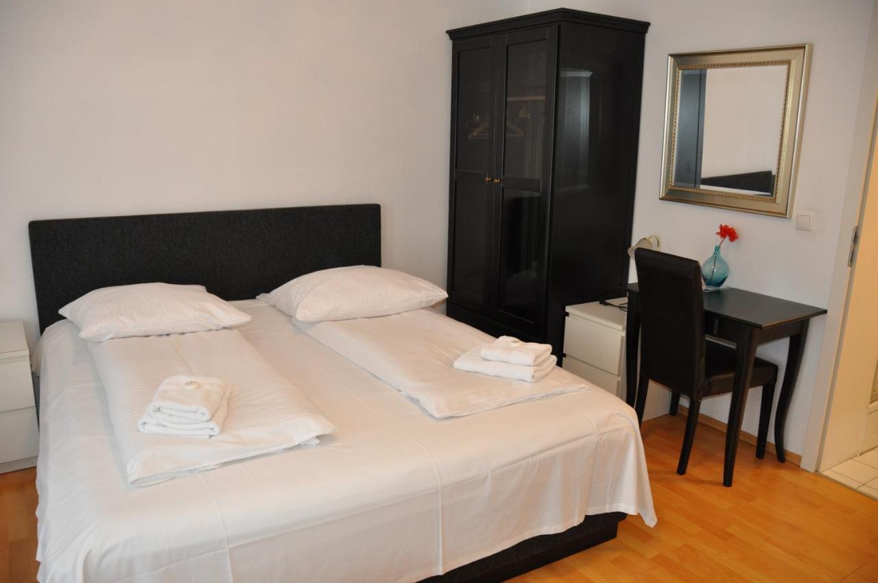 Hotel-Pension Asta Мюнхен Экстерьер фото